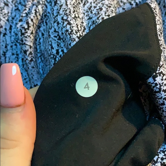 Lululemon pants - Picture 3 of 4